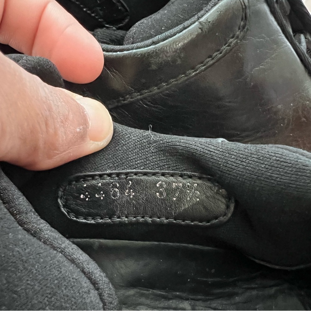 Women’s vintage Prada, Italian leather loafers with drawstring….. - Picture 11 of 12